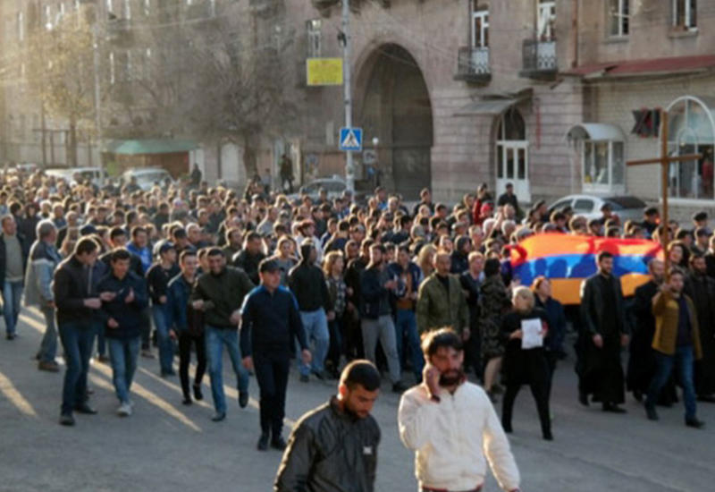 В Гюмри "похоронили" Сержа Саргсяна