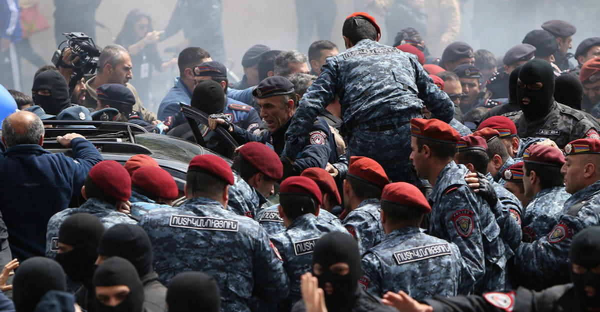 Армянская полиция перешла в жестокости все границы