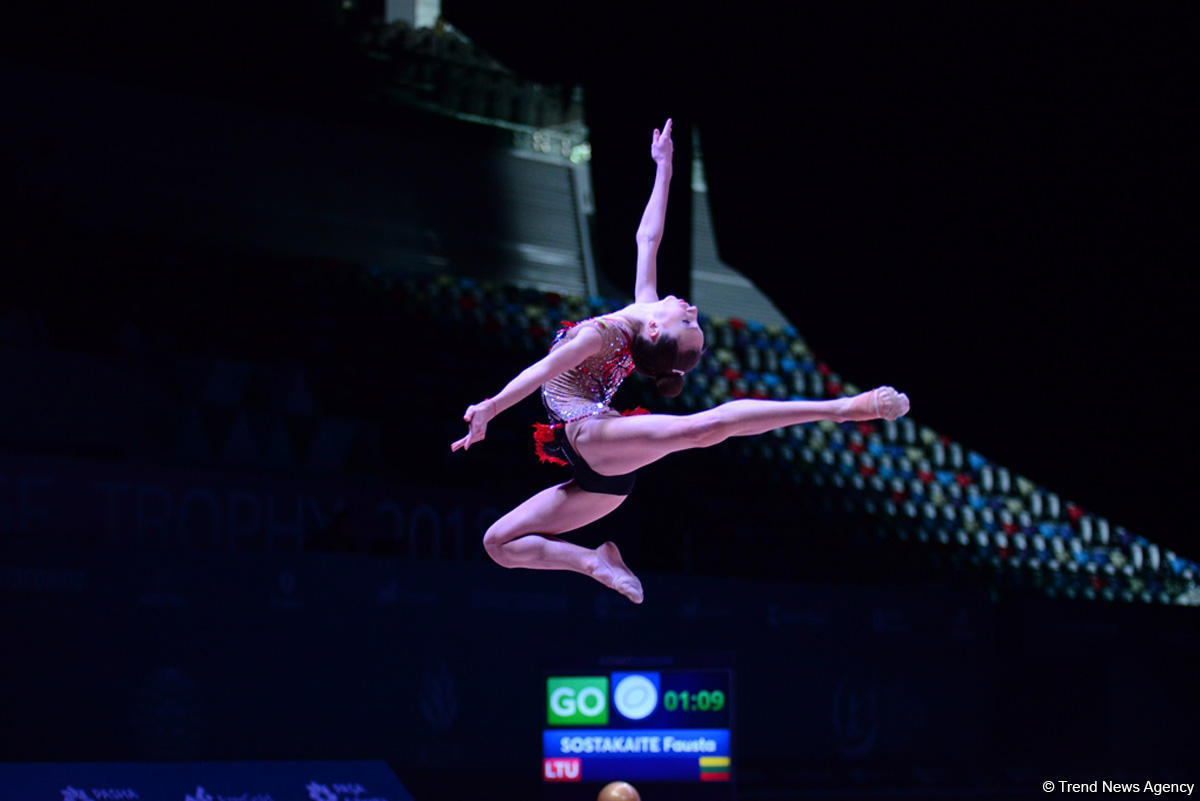 В Баку стартовал международный юношеский турнир по художественной гимнастике