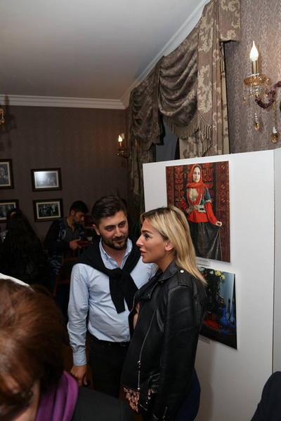 В Тбилиси представили «Дефиле сквозь время: каноны женской моды в Азербайджане»