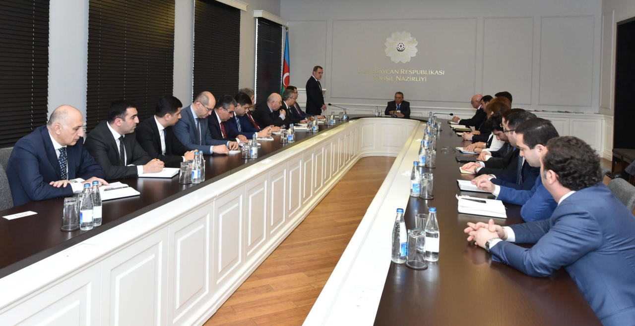 Новый министр образования Азербайджана представлен коллективу