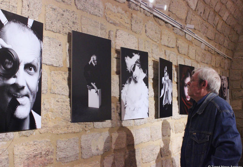 В Баку открылась персональная фотовыставка известного фотографа Лалы Гусейновой