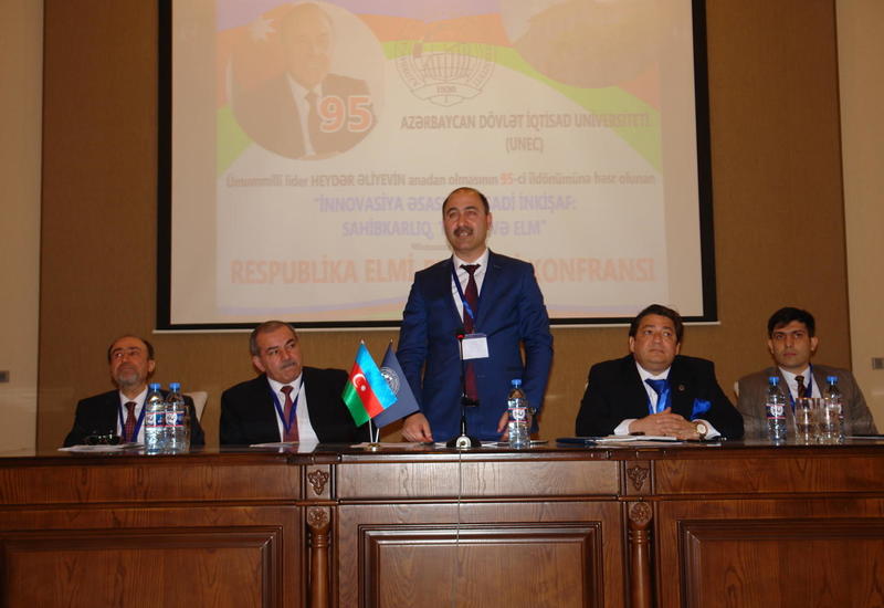 В UNEC прошла конференция, посвященная 95-летию со дня рождения Общенационального лидера Гейдара Алиева