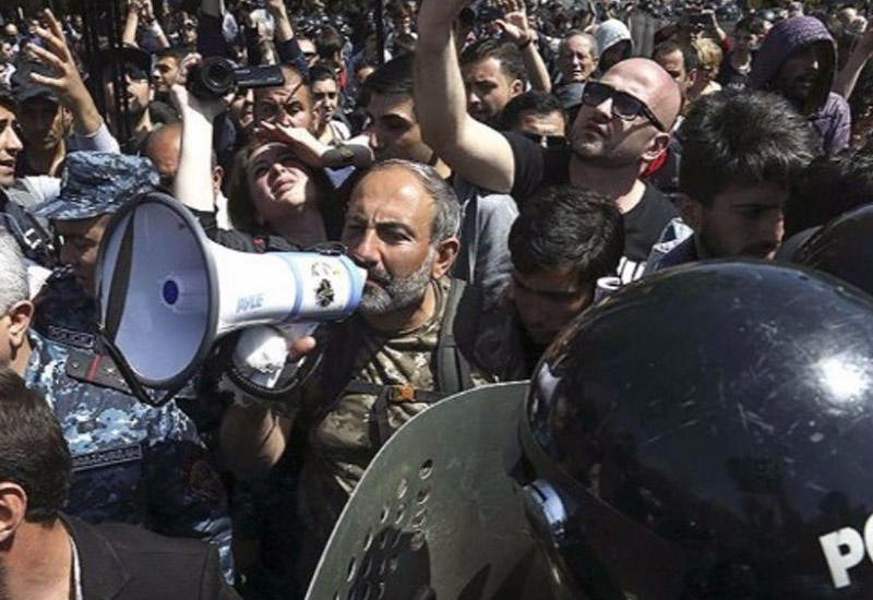 Ermənistanda gərginlik gün keçdikcə artır <span class="color_red">- daha bir neçə nazir istefa verib - VİDEO</span>