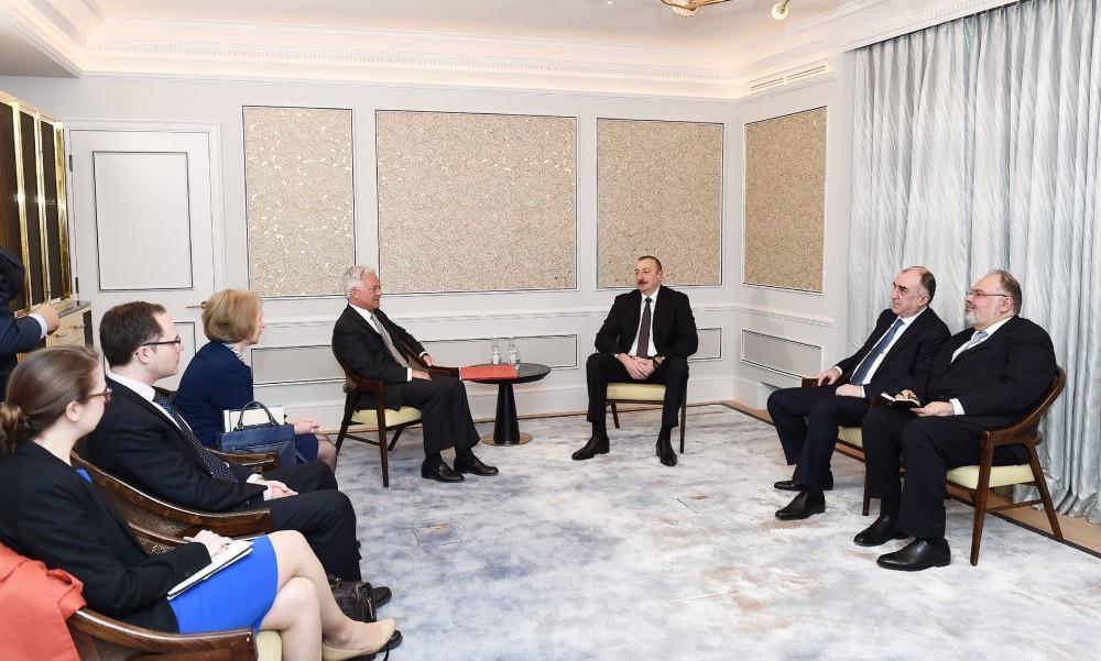 Президент Ильхам Алиев встретился в Лондоне с британскими министрами торговли и поощрения экспорта, а также по вопросам Европы и Америки