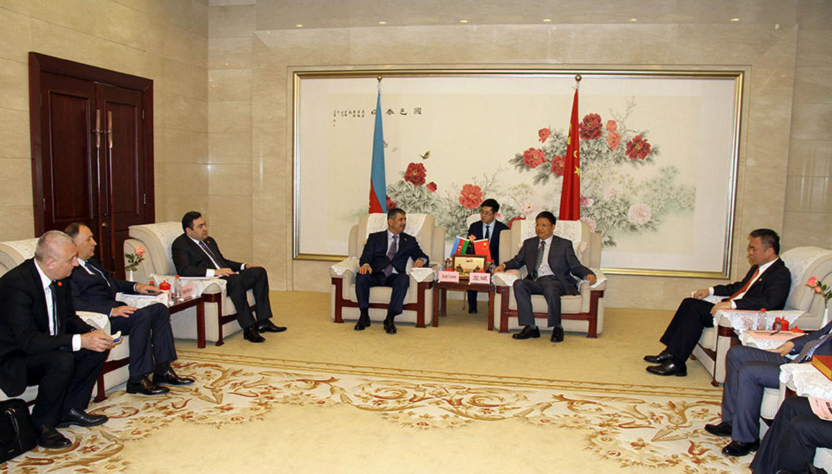Азербайджан ознакомился с китайским вооружением и военной техникой