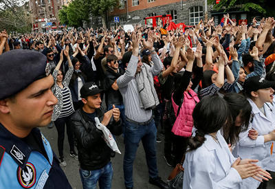 Толпа начала пугать Пашиняна - премьер Армении в бешенстве