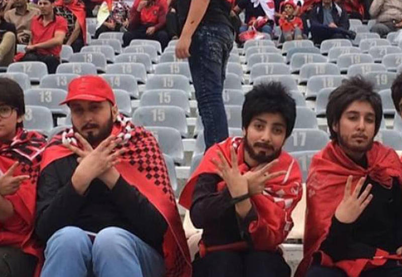 Иранские болельщицы переоделись в мужчин, чтобы попасть на футбольный матч