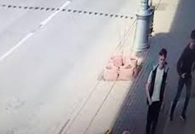 Мать узнала сына-подростка на видео с грабежом и сдала его в полицию <span class="color_red">- ВИДЕО</span>