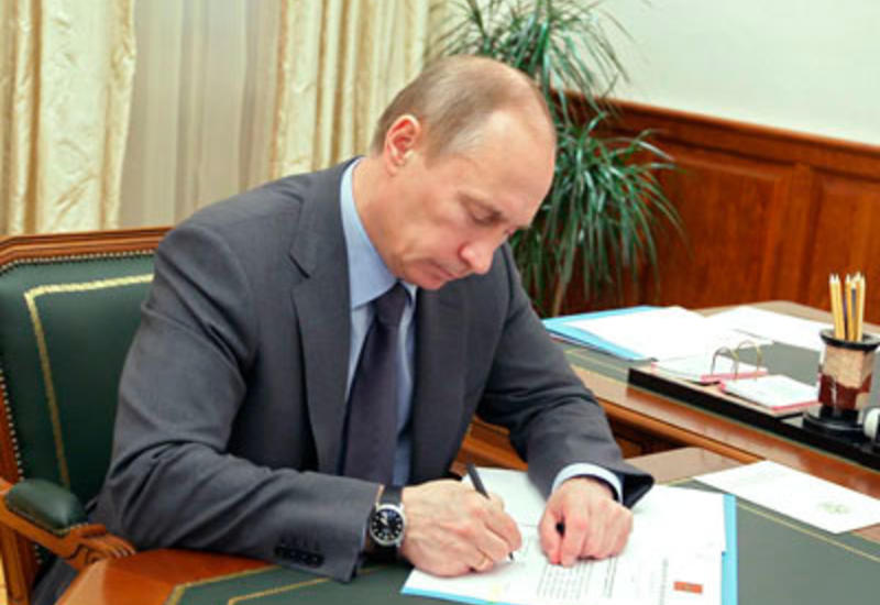 Путин подписал указ о назначении Медведева премьер-министром