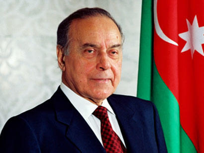 Сегодня - семнадцать лет со дня смерти Общенационального лидера Азербайджана Гейдара Алиева