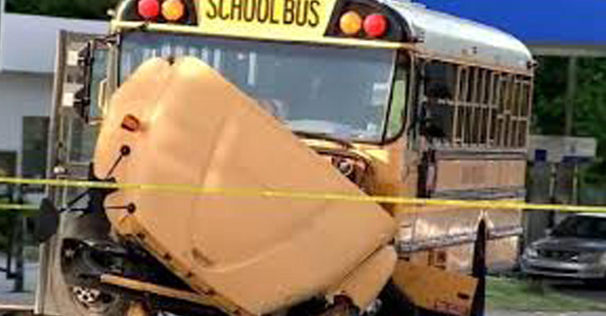 Школьный автобус разбился в США, есть пострадавшие