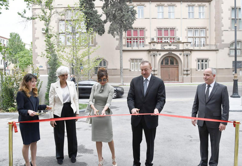 Президент Ильхам Алиев и его супруга Мехрибан Алиева приняли участие в церемонии открытия отеля «Динамо»