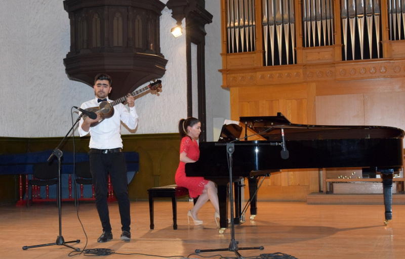 В Баку состоялся концерт молодых музыкантов в рамках проекта "Gənclərə dəstək"