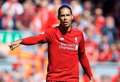 "Liverpul"un müdafiəçisi birinci oldu