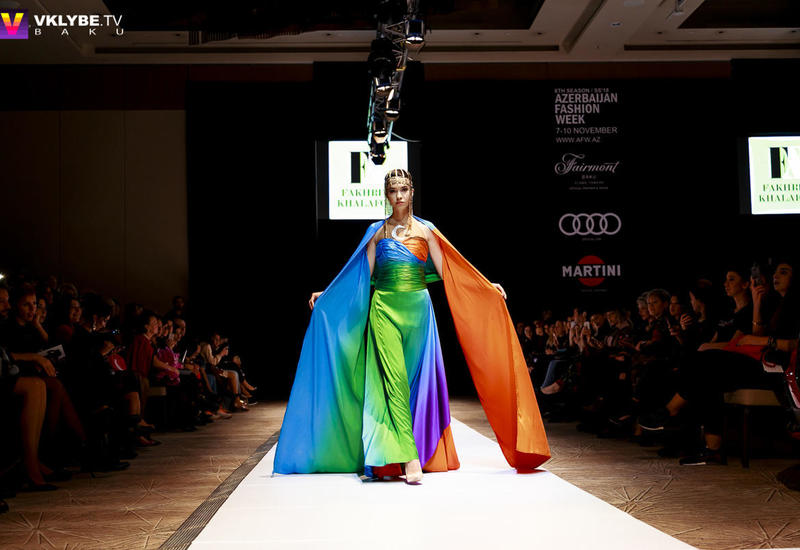 Azerbaijan Fashion Week - платья Карабахского, Нахчыванского и Иреванского ханств