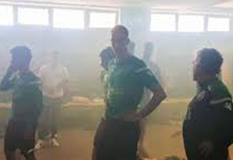 Фанаты вломились в раздевалку португальского "Спортинга" и избили футболистов