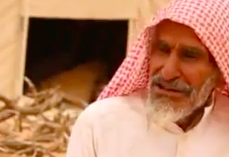 100-летний саудовец, живущий в пустыне ради возлюбленной, взорвал соцсети