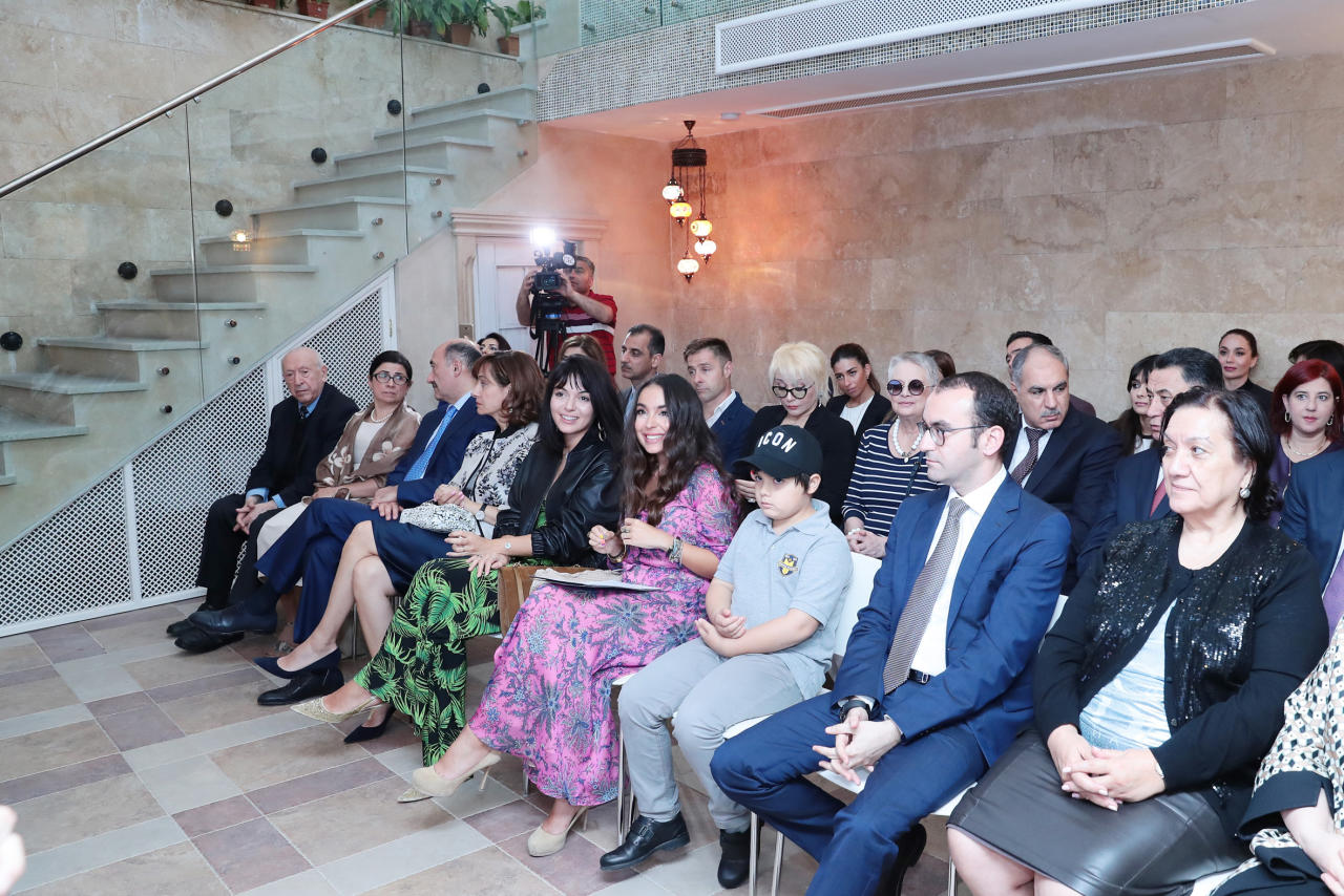Лейла Алиева приняла участие в литературно-музыкальной церемонии в связи с 95-й годовщиной со дня рождения Общенационального лидера Гейдара Алиева