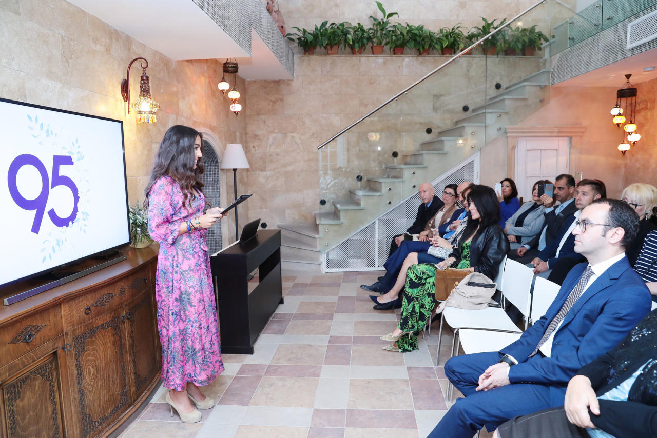 Лейла Алиева приняла участие в литературно-музыкальной церемонии в связи с 95-й годовщиной со дня рождения Общенационального лидера Гейдара Алиева