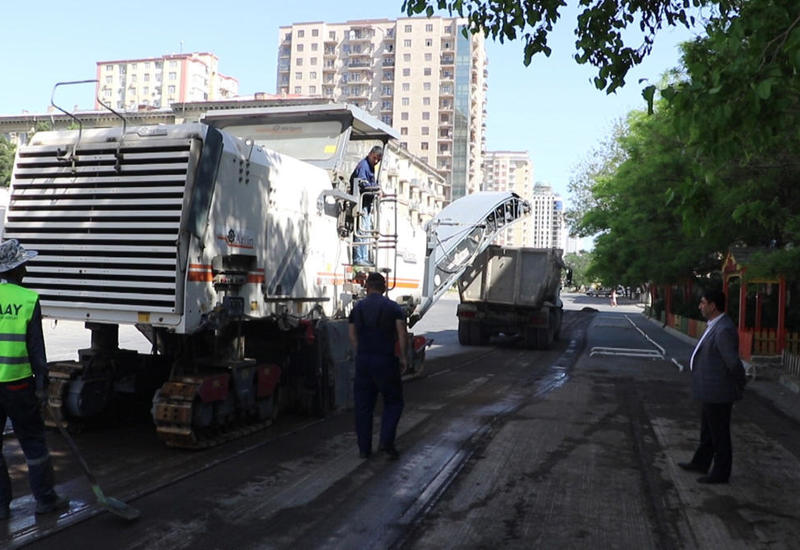 В Баку ремонтируется одна из улиц