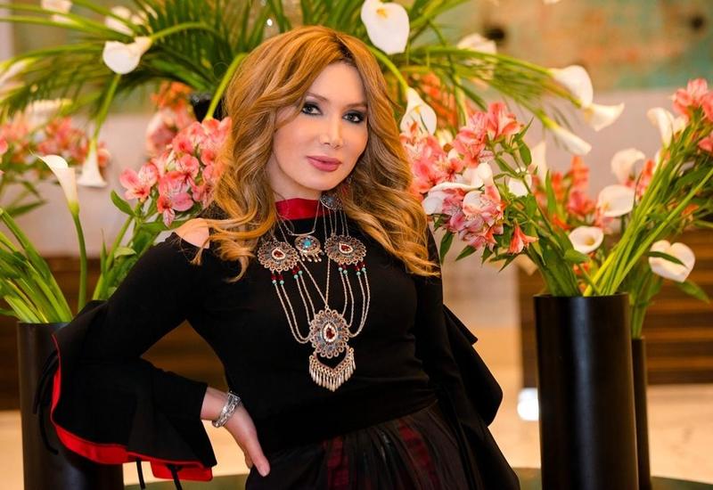 Фахрия Халафова представила символ вечный красоты на Azerbaijan Fashion Week 2018