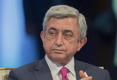 Sarqsyan istefadan sonra ilk dəfə adam arasına çıxdı