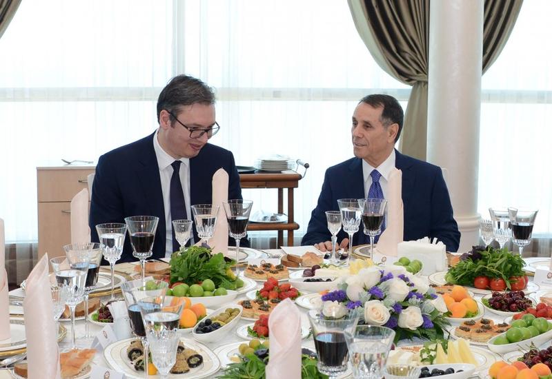 Состоялся совместный рабочий обед премьер-министра Азербайджана Новруза Мамедова и Президента Сербии Александра Вучича