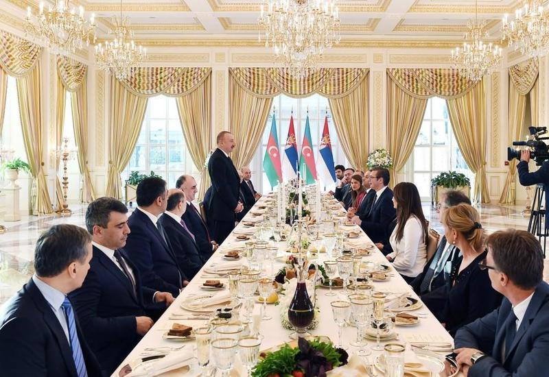 От имени Президента Ильхама Алиева был устроен официальный прием в честь Президента Сербии