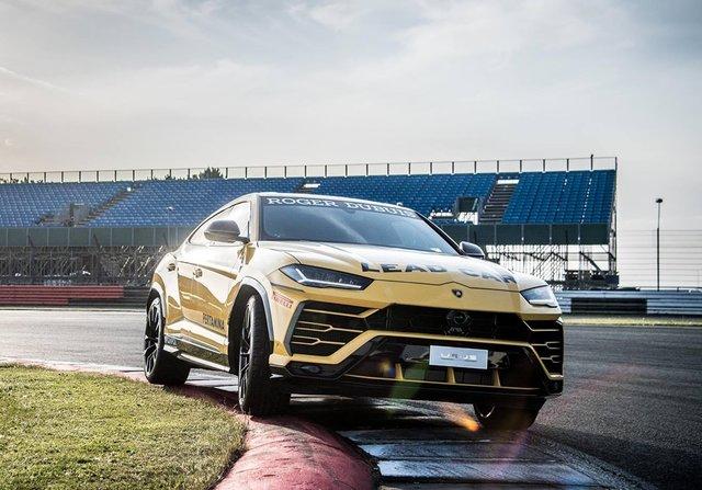 Lamborghini показала "гоночный" внедорожник Urus
