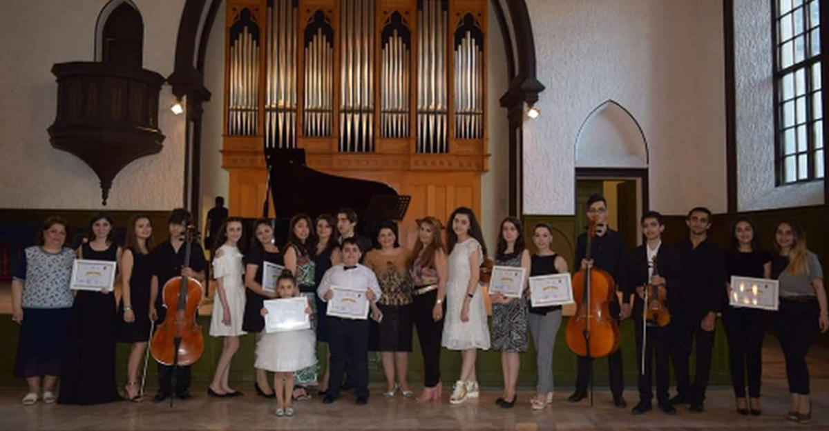 Участники проекта Филармонии «Gənclərə dəstək» награждены дипломами