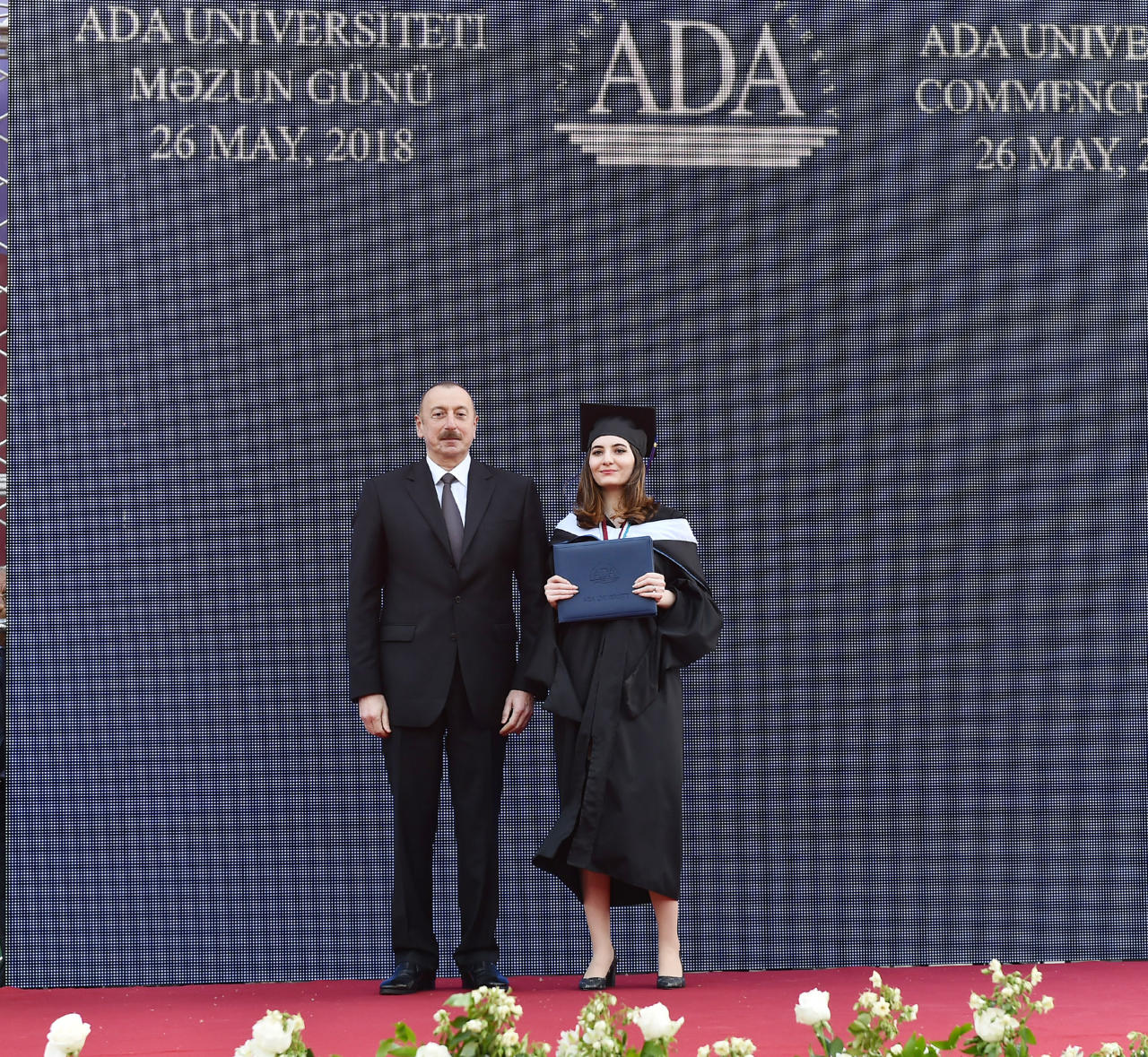 Президент Ильхам Алиев и Первая леди Мехрибан Алиева приняли участие на дне выпускника в Университете АДА