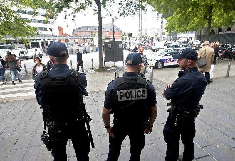 Неизвестные устроили стрельбу из автоматов в Марселе, есть погибшие