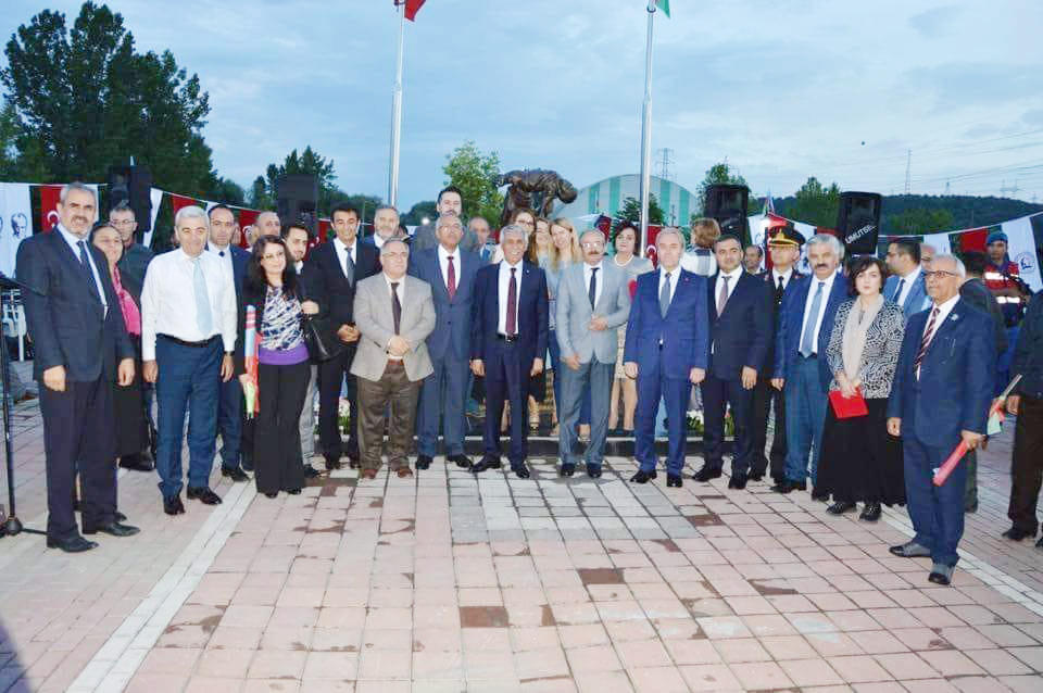 В Тунчбилек состоялось открытие парка Азербайджан и памятника жертвам Ходжалы