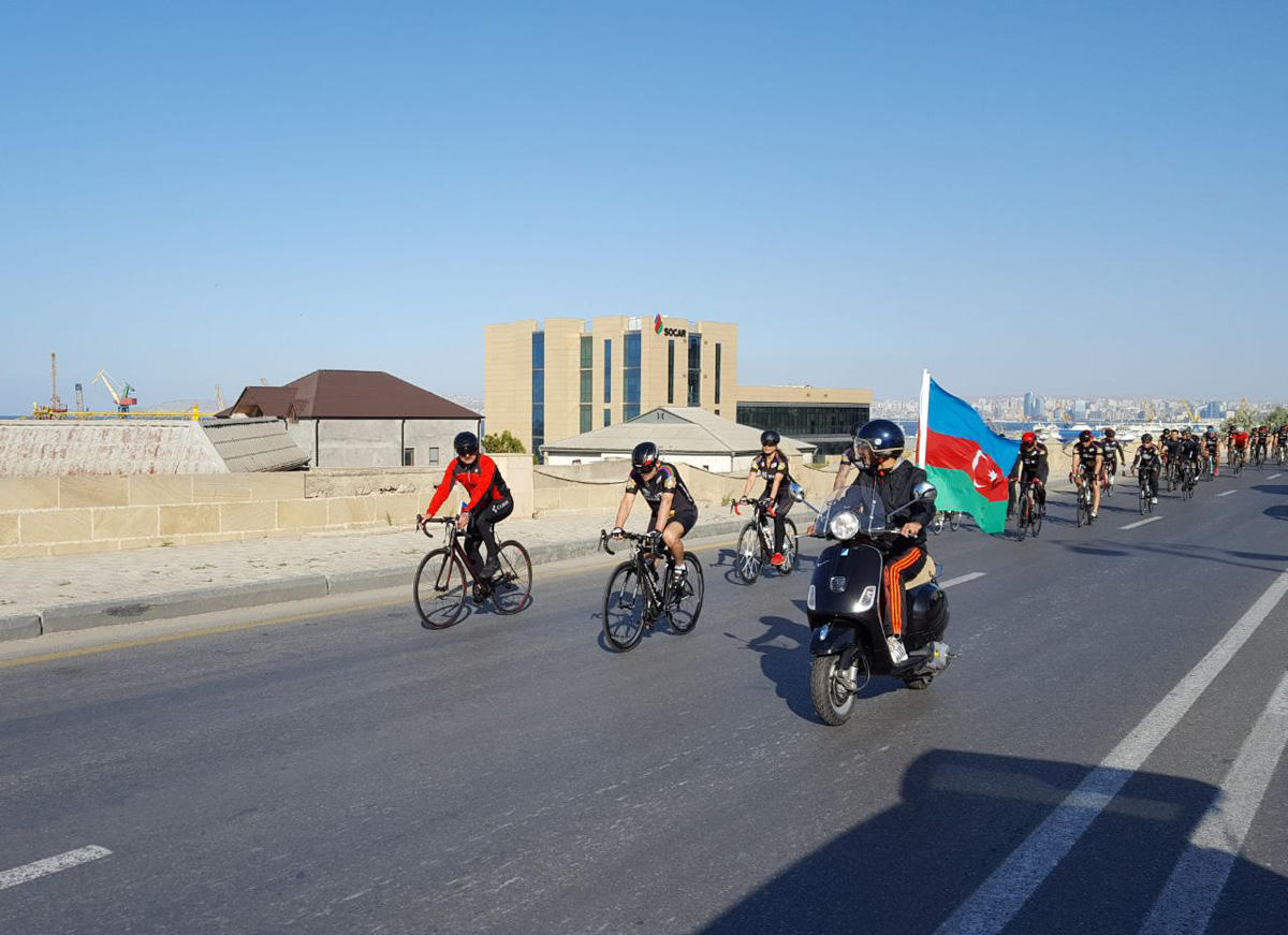 В Баку прошел велопробег, посвященный 100-летию АДР