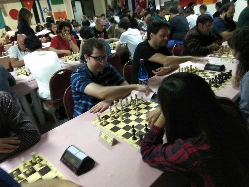 Азербайджанец стал чемпионом мира по шахматам среди любителей, победив армянина в последней партии