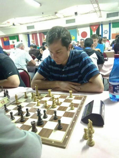 Азербайджанец стал чемпионом мира по шахматам среди любителей, победив армянина в последней партии