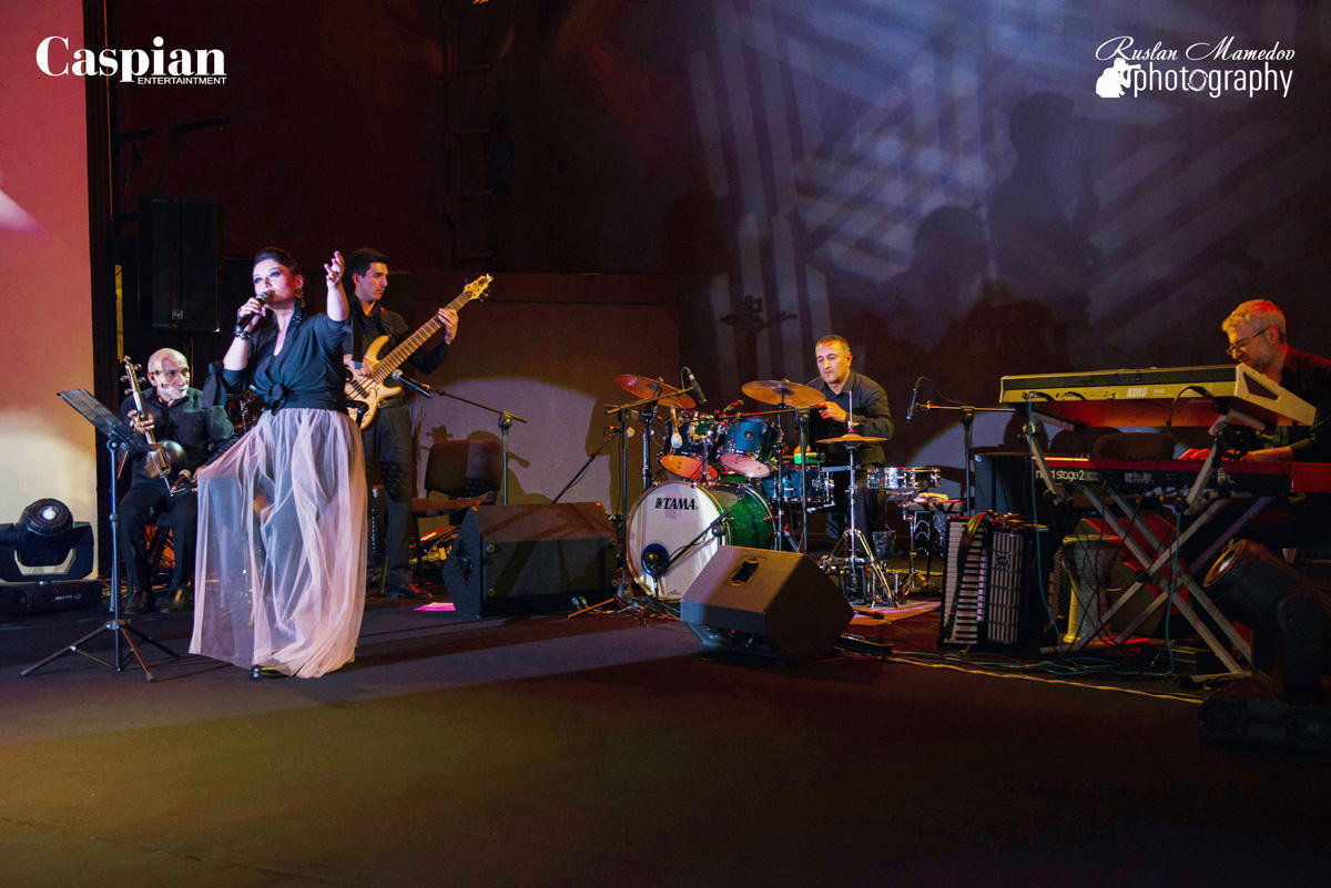 Нармин Керимбекова дала свой первый сольный концерт в Баку