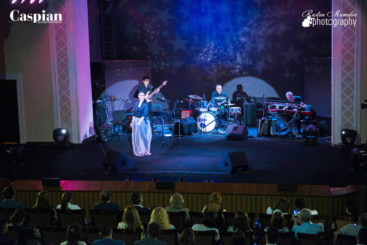Нармин Керимбекова дала свой первый сольный концерт в Баку