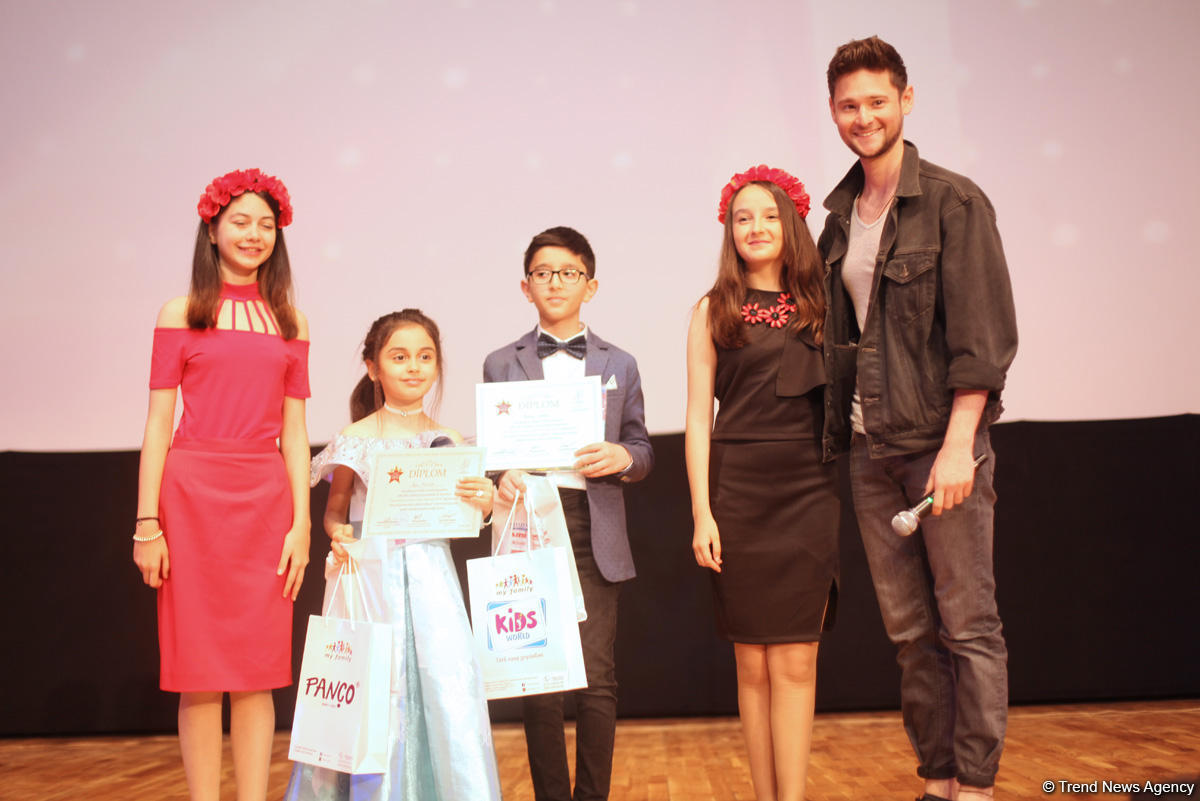 В Баку наградили победителей проекта Azerbaijan Golden Kids Awards 2018