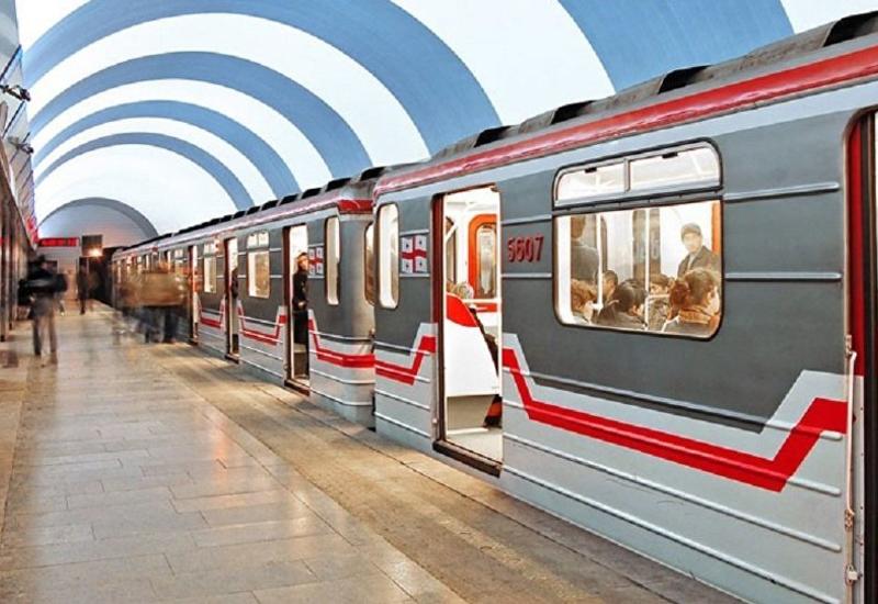 В Тбилиси перестало работать метро