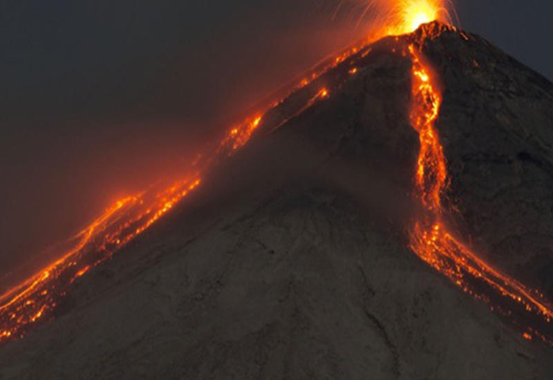 Уничтоживший более сотни человек вулкан в Гватемале снова проснулся