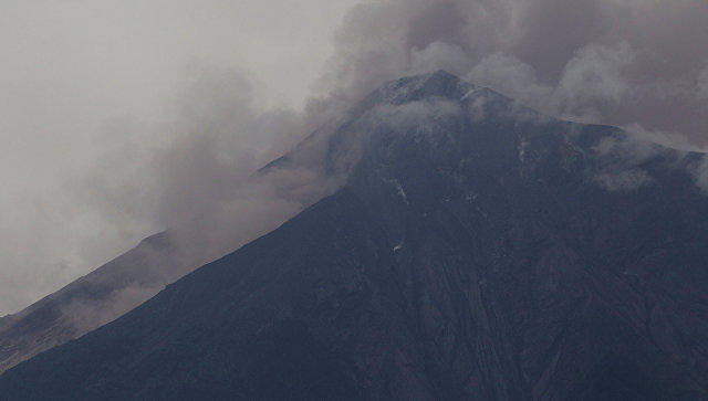 В Гватемале снова активизировался вулкан Фуэго