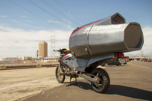 Американец превратил мотоцикл в дом на колесах: фото