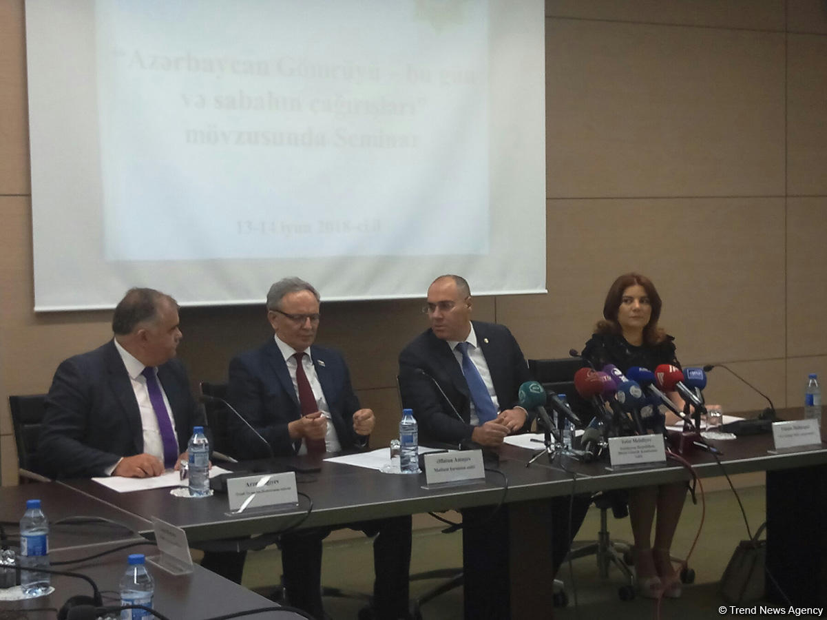 В Баку стартовал семинар для журналистов, посвященный вызовам в таможенной сфере