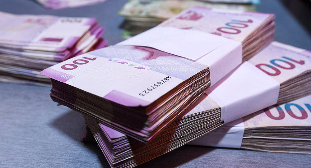 Азербайджанцы держат в банках почти 9 млрд манатов