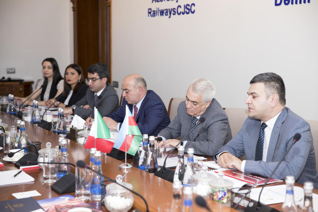 Итальянские железные дороги о потенциале Азербайджана как логистического центра