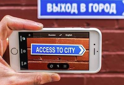 «Google Переводчик» теперь работает без интернета