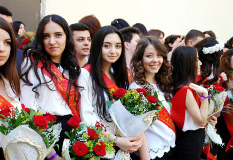 Сегодня в школах Азербайджана прозвенит «Последний звонок»