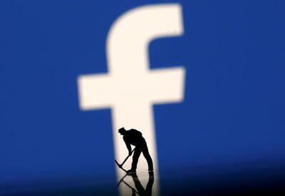 Глава PR-службы Facebook объявил об отставке после скандала